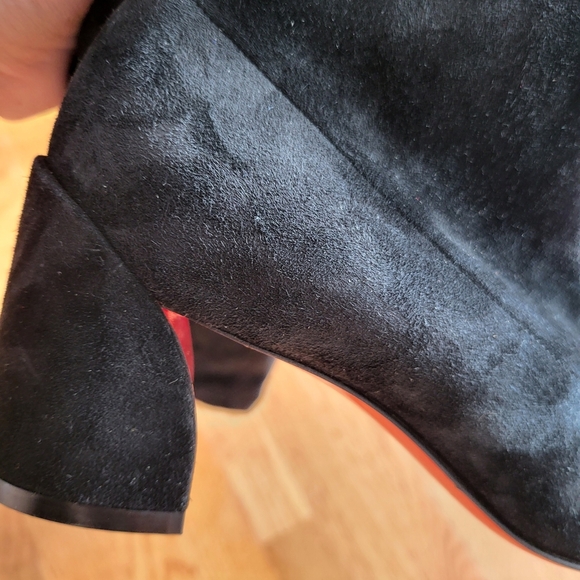 Elegant Black Suede Over-the-Knee Boots - Picture 10 of 12